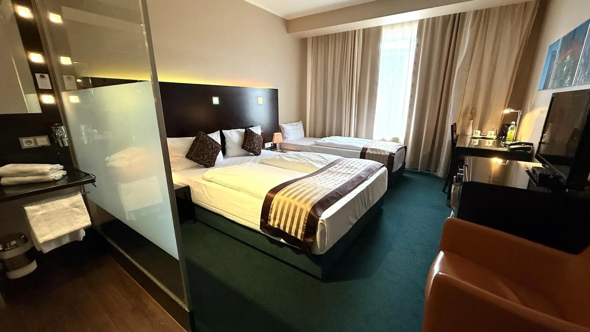 Hotel Lumiere An Der Messe Francfort-sur-le-Main 4*,
