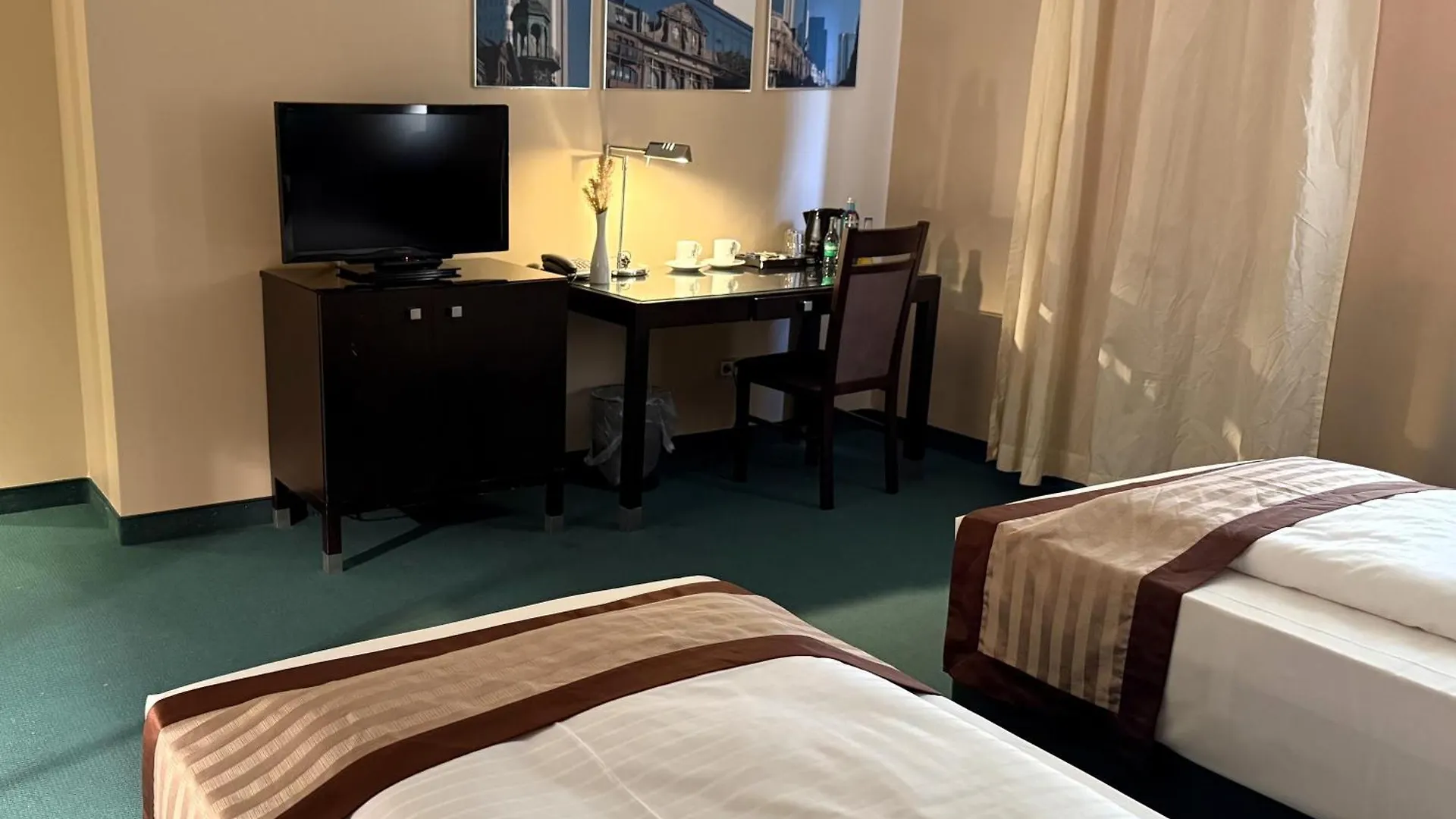 ****  Hotel Lumiere An Der Messe فرانكفورت ألمانيا